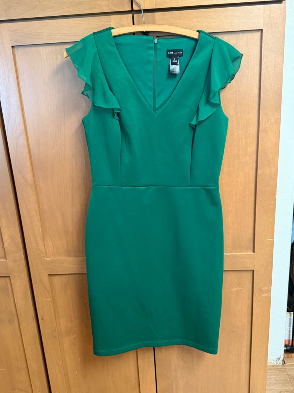Kate and Jack Emerald Green V-Neck Midi Dress with Ruffle Sleeves
